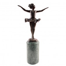 Статуя «Танцующая девочка»
